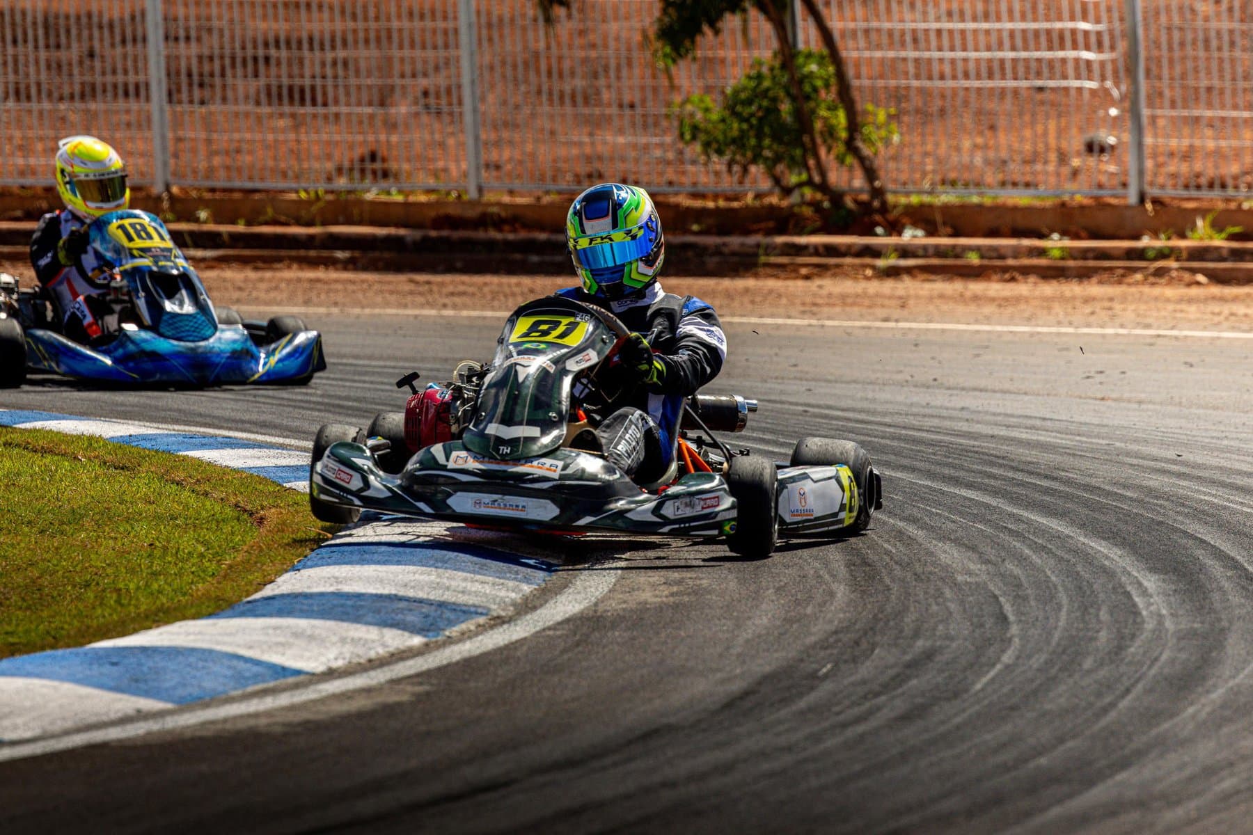 PILOTO #81 — ULTRAPASSAGEM